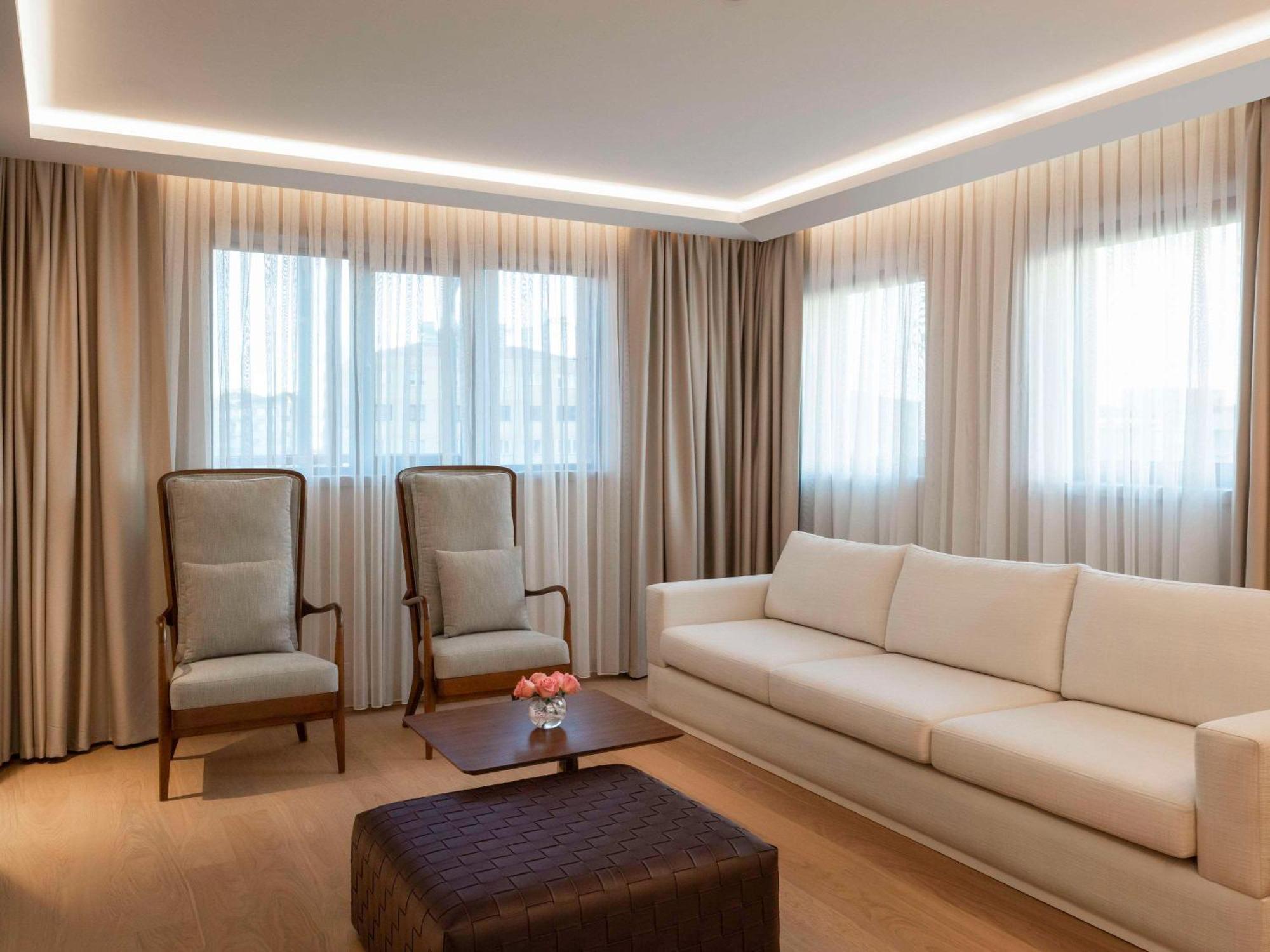 Moevenpick Hotel Istanbul Bosphorus Exterior foto A living room