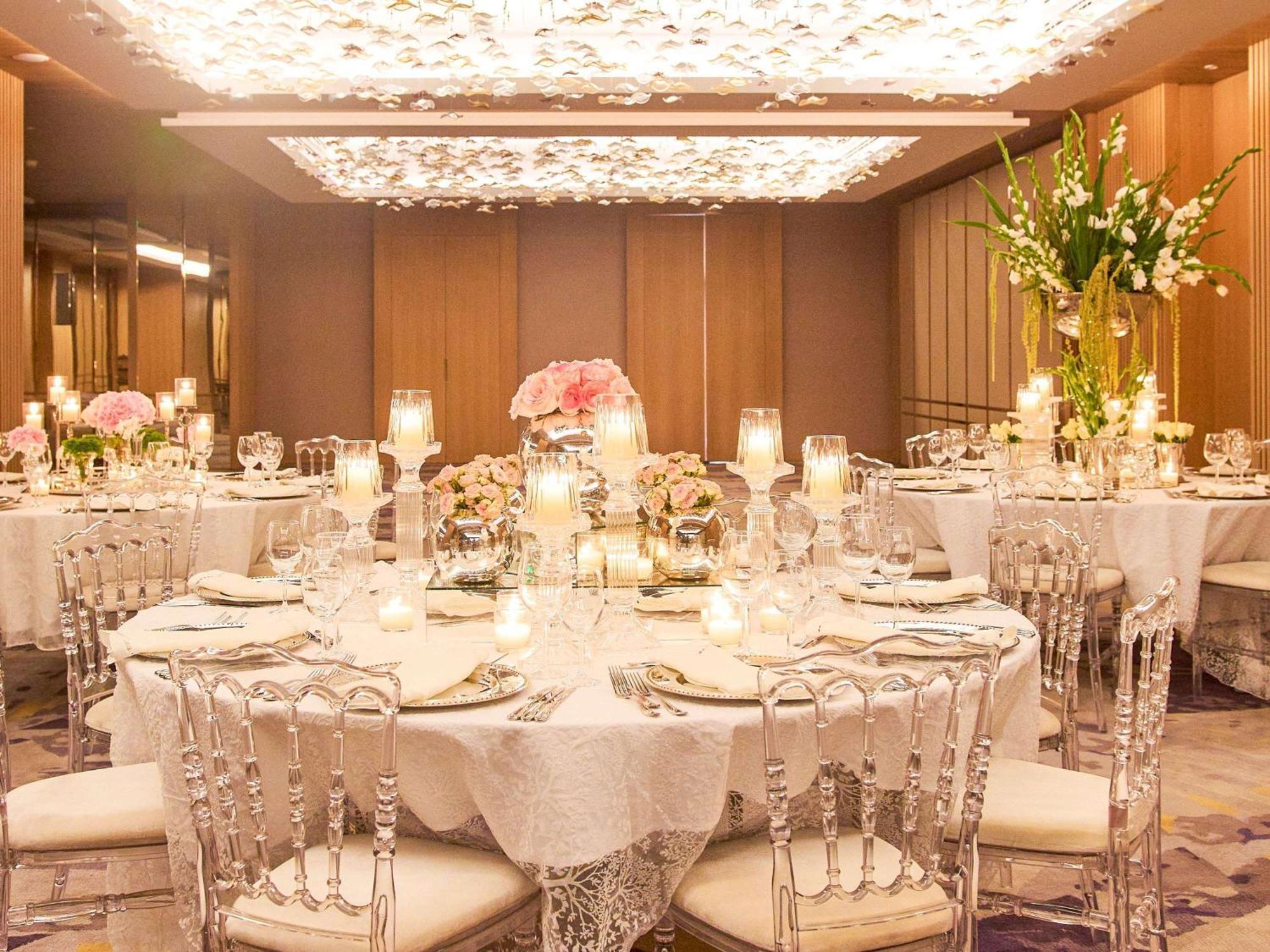 Moevenpick Hotel Istanbul Bosphorus Exterior foto Wedding reception at The Ritz-Carlton, Osaka