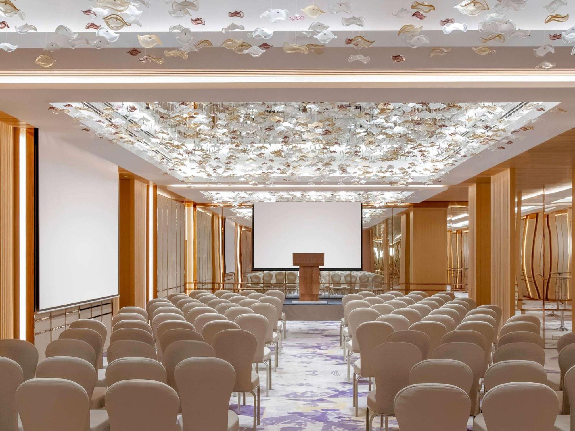Moevenpick Hotel Istanbul Bosphorus Exterior foto The ballroom